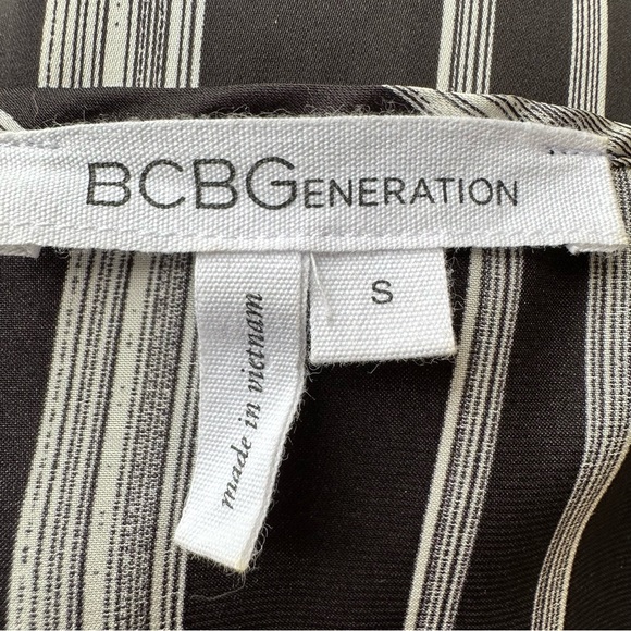 BCBGeneration Striped Romper Size S 🌸 - Picture 14 of 16